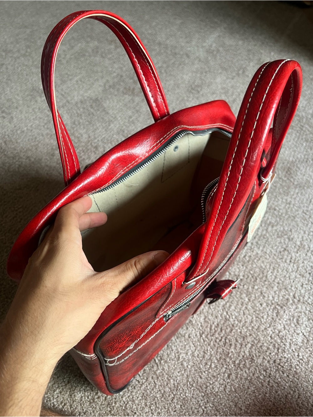 VTG 70’s Marbled Red Vinyl / Faux Leather Carry-On Travel Bag - Picture 6 of 7